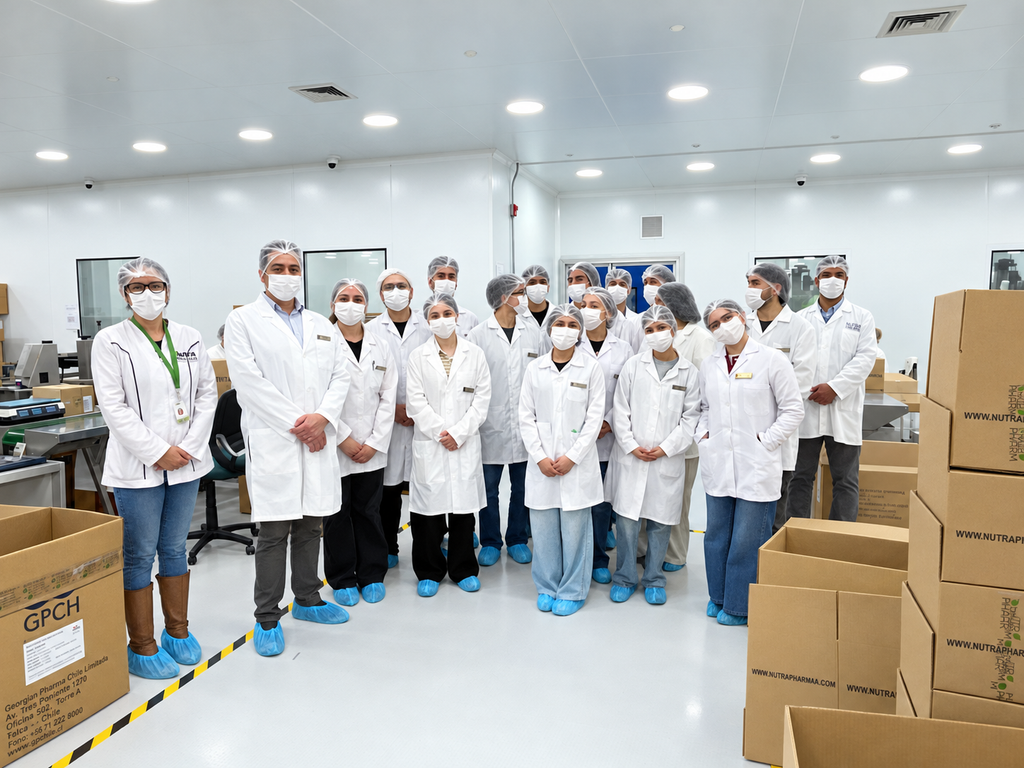 Estudiantes de Química y Farmacia de la UACh conocen la calidad NaturePure en Nutrapharm